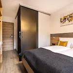 Der Burgblick-adults Only 24 H Self Check In Hotel
