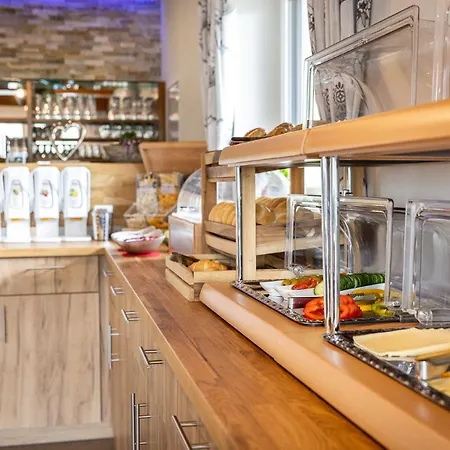 מלון Der Burgblick-adults Only וורפן