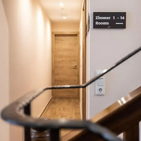 Der Burgblick-adults Only 24 H Self Check In Otel 3*