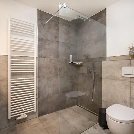 Der Burgblick-adults Only 24 H Self Check In 3* Werfen