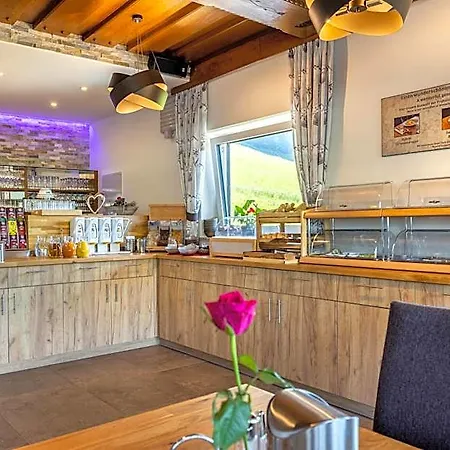 Hotel Der Burgblick-adults Only 24 H Self Check In Werfen