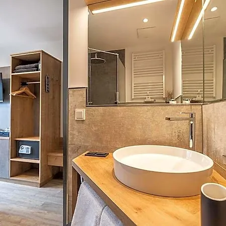 Hotel Der Burgblick-adults Only 24 H Self Check In Werfen