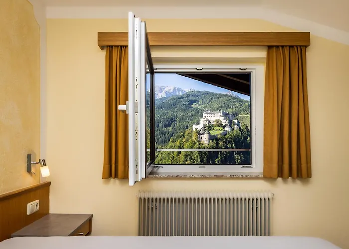Hotel Der Burgblick-adults Only Werfen